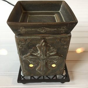 Scentsy Cross Charity Full Size Deluxe Warmer